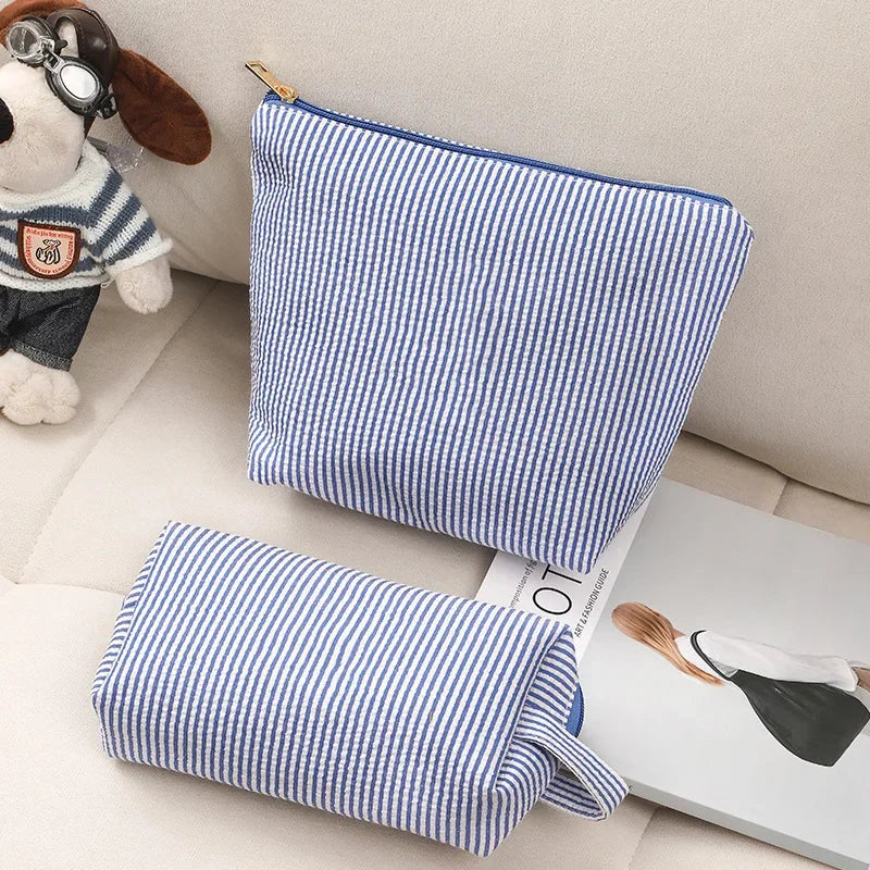 2 pieces of striped toiletry bag