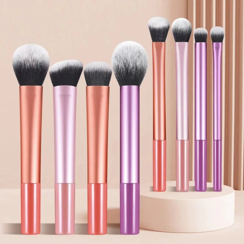 Set of 8 soft synthetic makeup brushes