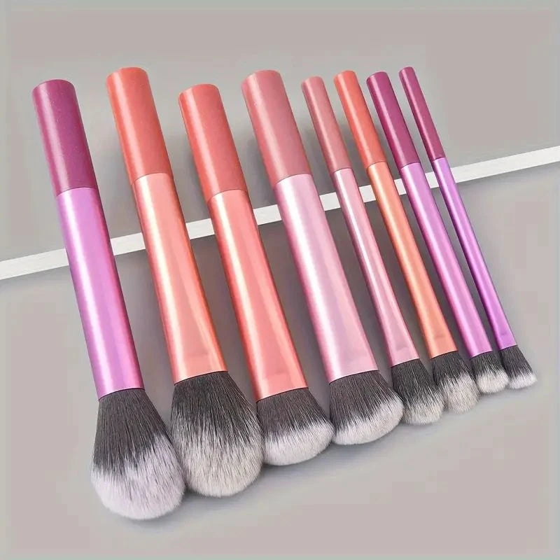 Set of 8 soft synthetic makeup brushes