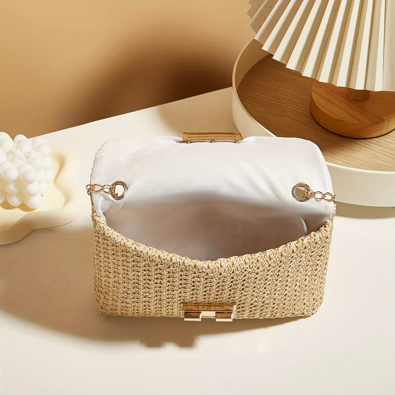Woven straw shoulder bag