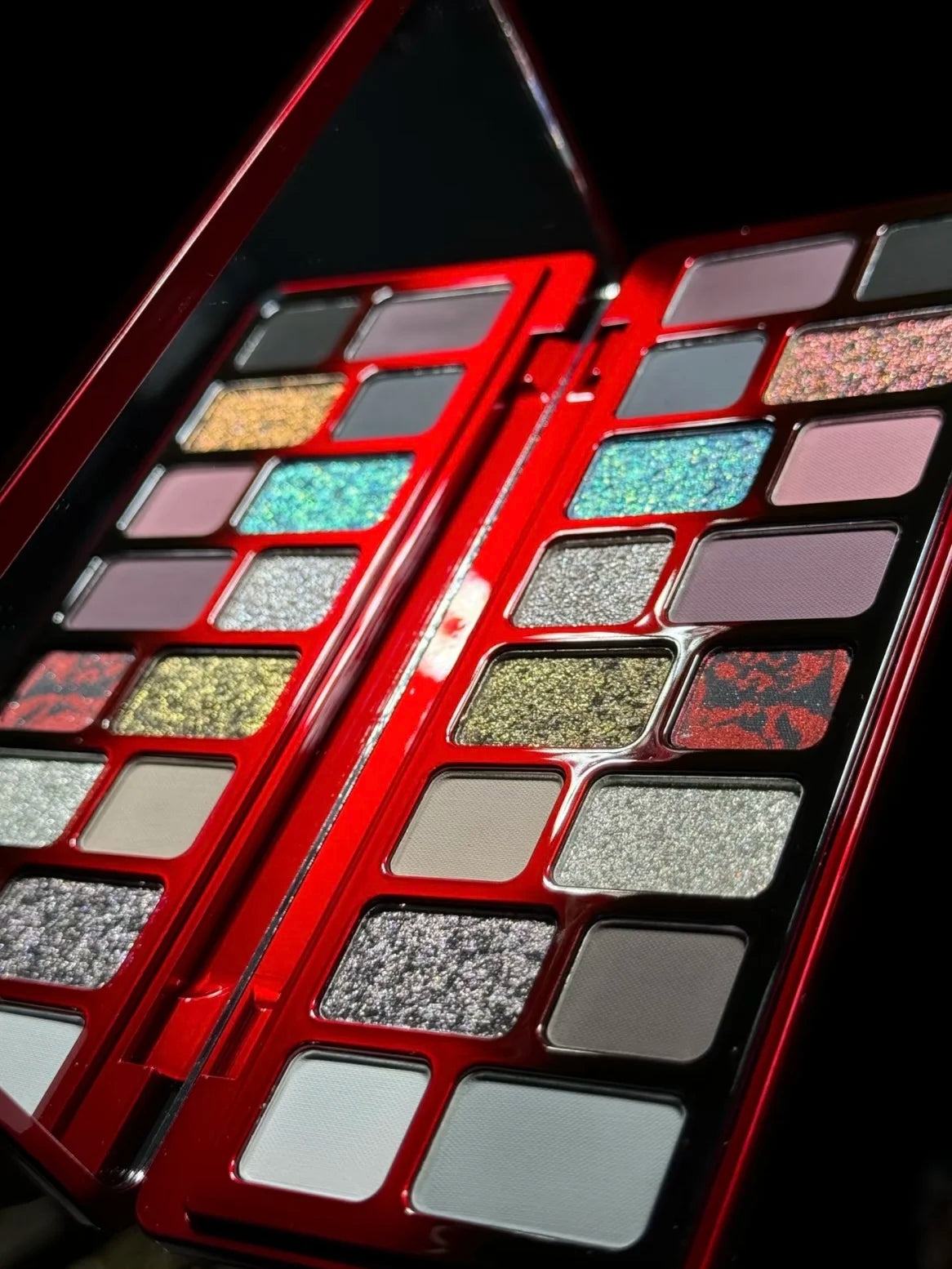 Cheeryep 16-Color Eyeshadow Palette – Glitter, Matte & Pearlescent