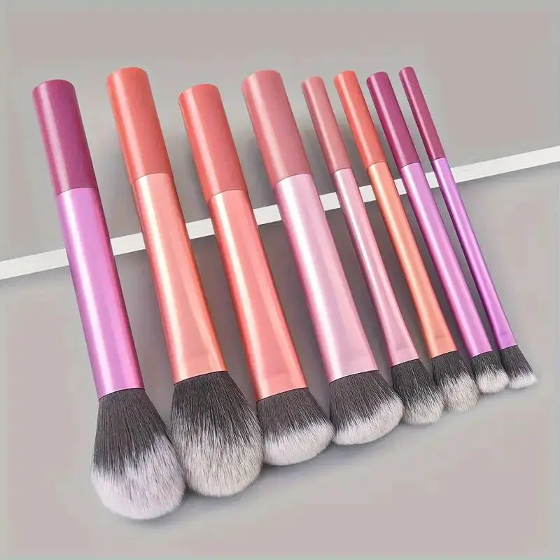 Set of 8 soft synthetic makeup brushes