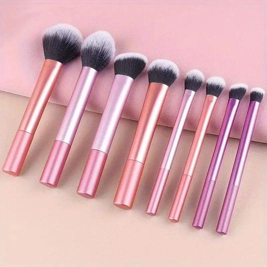 Set of 8 soft synthetic makeup brushes