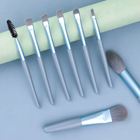 8-Piece Travel Makeup Brush Set – Includes Bag