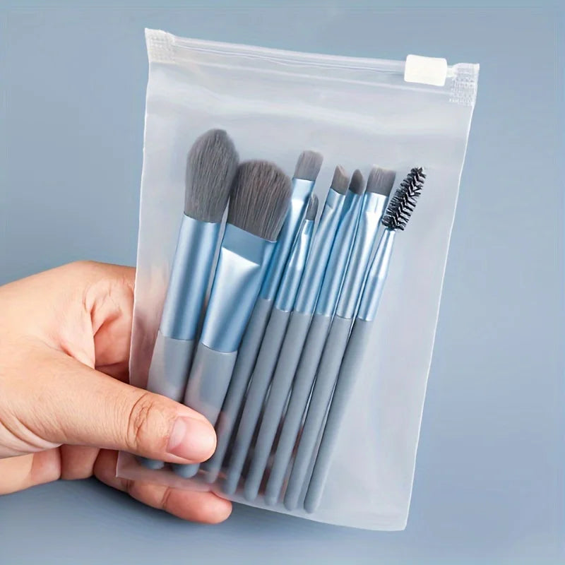 8-Piece Travel Makeup Brush Set – Includes Bag