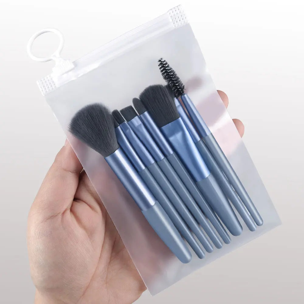 8-Piece Travel Makeup Brush Set – Includes Bag